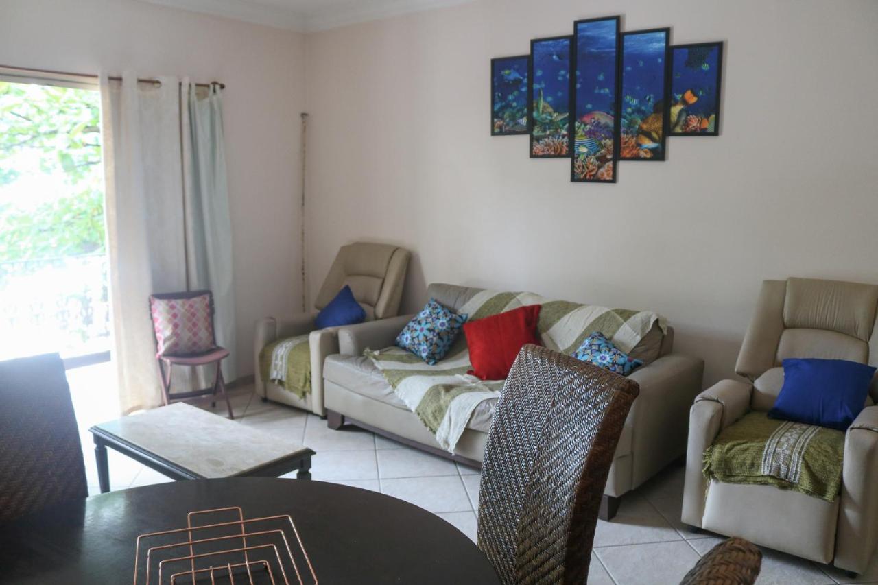 4 dormitórios no Guarujá, próximo ao Aquário! Sinta-se em casa! Esterno foto
